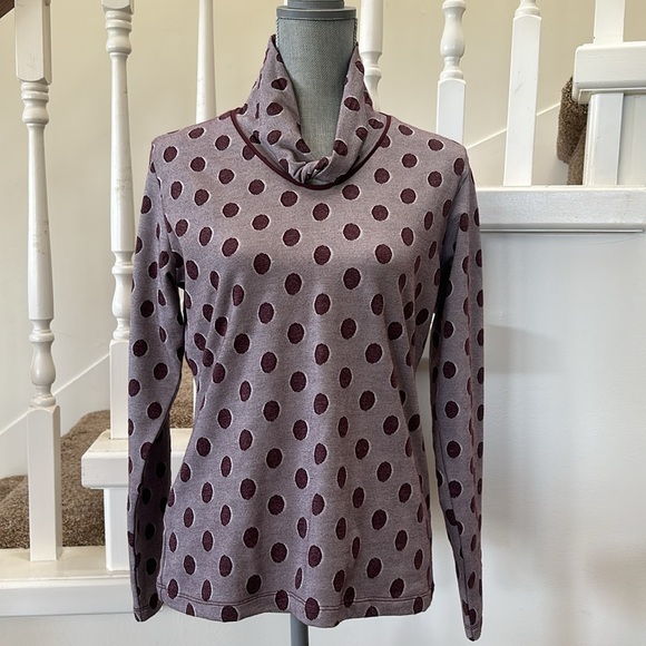Nwot. Burgundy polka dot blouse - Picture 1 of 7